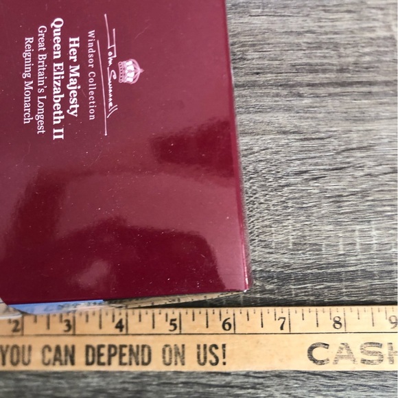 Queen Elizabeth II Collector’s Tea Cup and Saucer - Picture 11 of 12